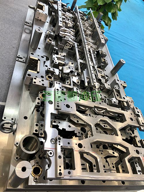 五金沖壓件毛刺怎么去除?