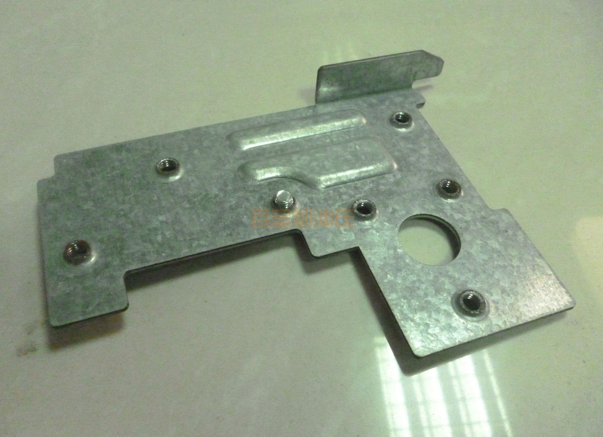 在沖壓加工的生產(chǎn)過(guò)程中的設(shè)計(jì)原則是什么呢?